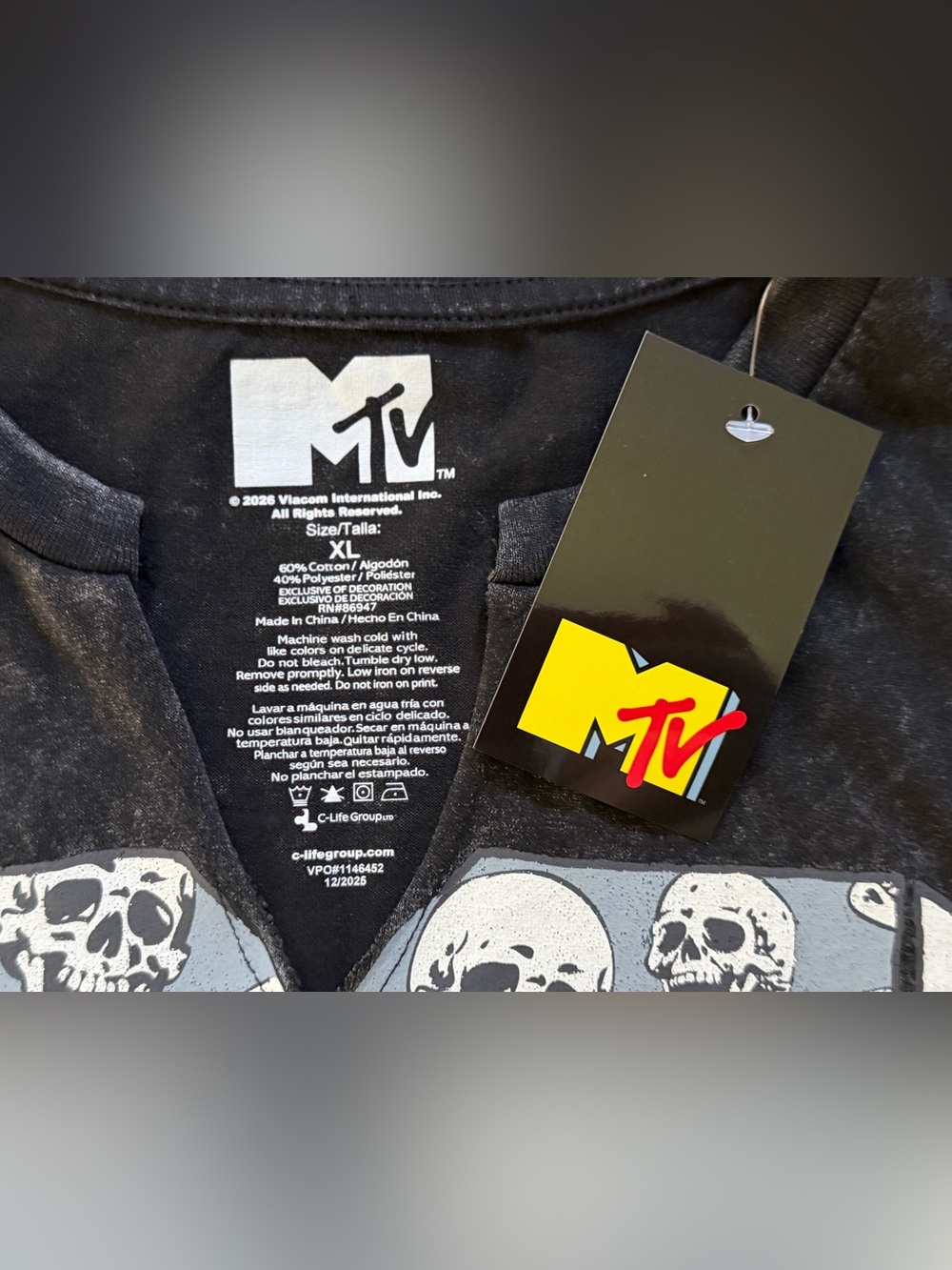 MTV Skulls Logo Notch Neck Mineral Wash Crop Tee NWT - Picture 5 of 5